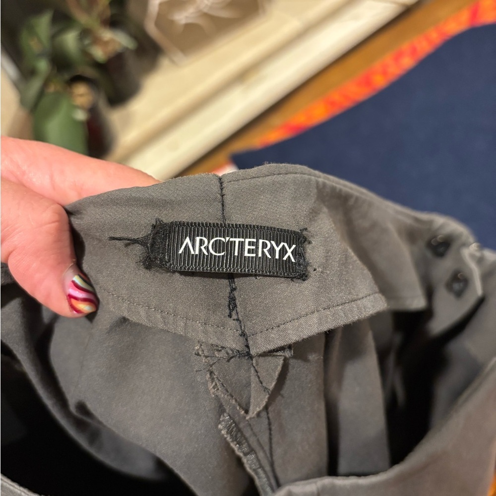 Arc'Teryx Grey Pants Women's Size 6 - Picture 12 of 14